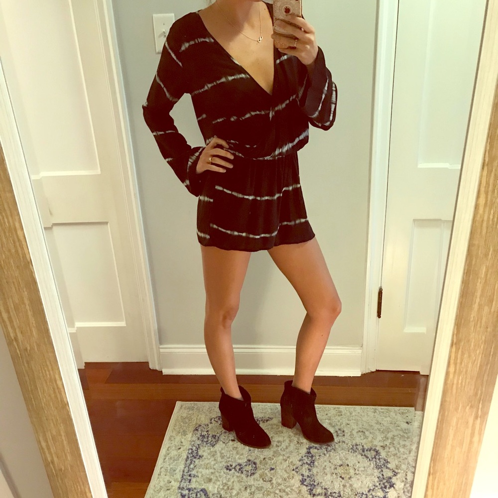 Preloved Love Stitch Black Long sleeve romper